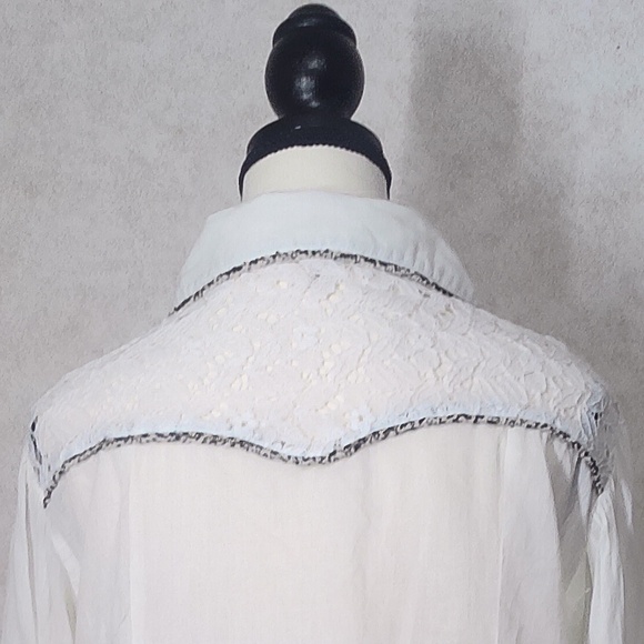 NWOT Pol 100% cotton Button Down Solid, Lace White & Black White Trim Top - Picture 9 of 16